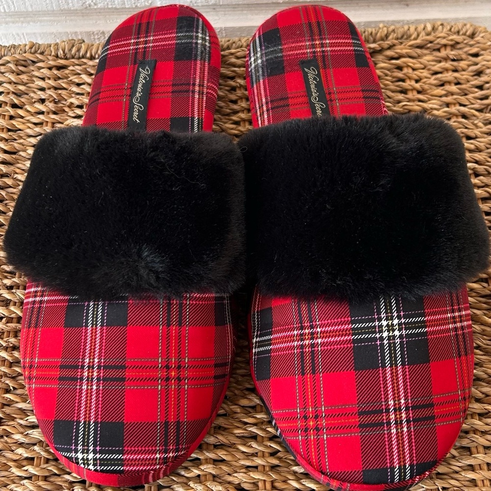 Victoria’s Secret Women’s Plaid Mule Slippers with Faux‎ Fur Slip On Size Medium